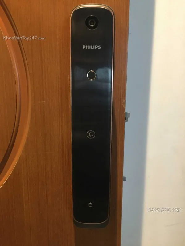 Hình ảnh lắp đặt Khóa Vân Tay Philips DDL702-1HWS thực tế - Ảnh 1